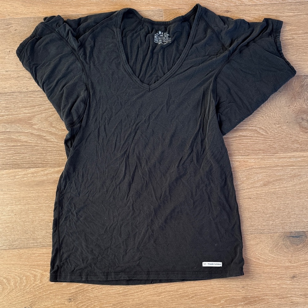 Eji's Black V-Neck Sweat Blocking Undershirt